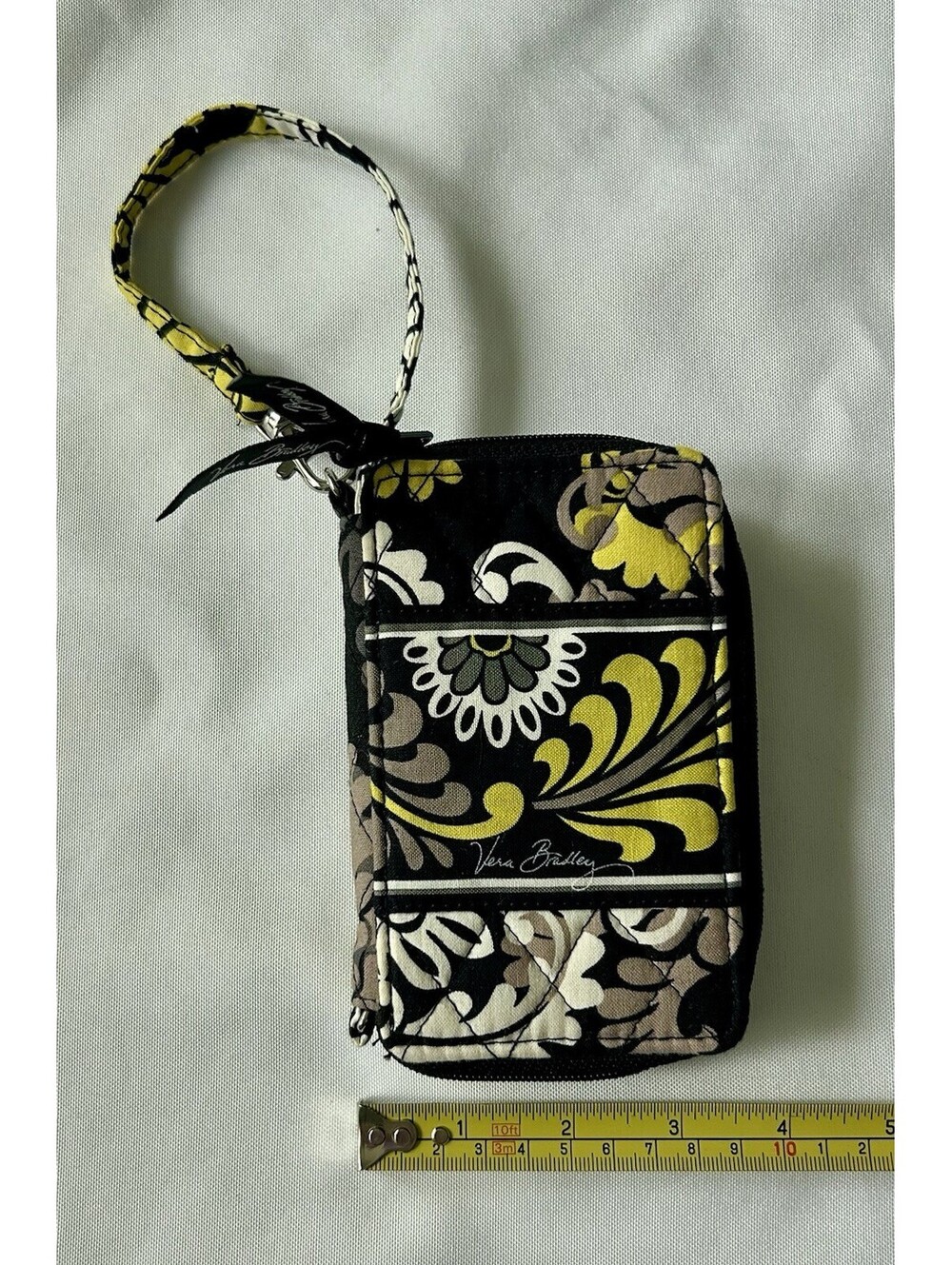 NWOT Vera Bradley Wristlet Retired Baroque Pattern
